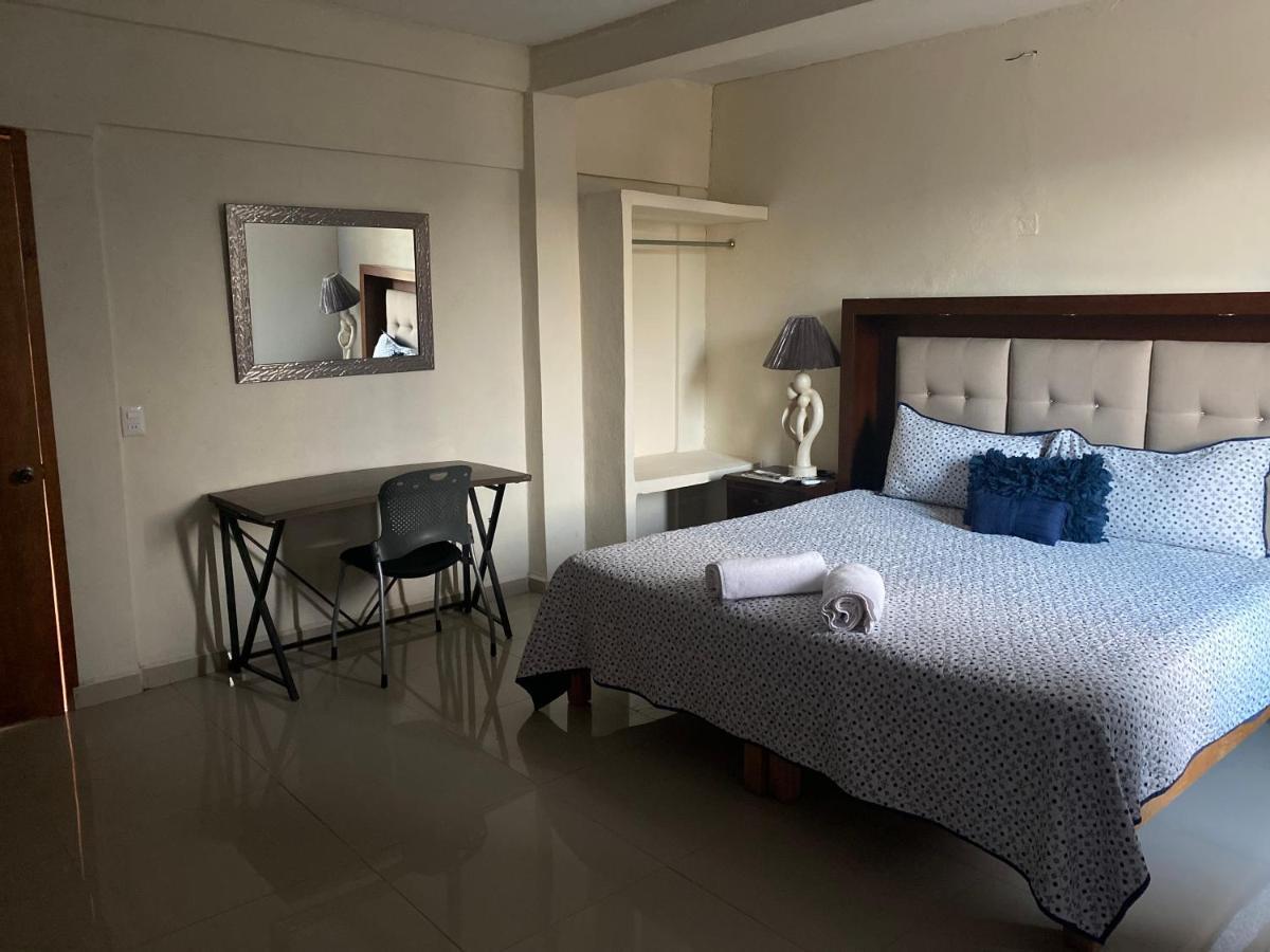 Hotel Maria Elenena El Fresno Buitenkant foto
